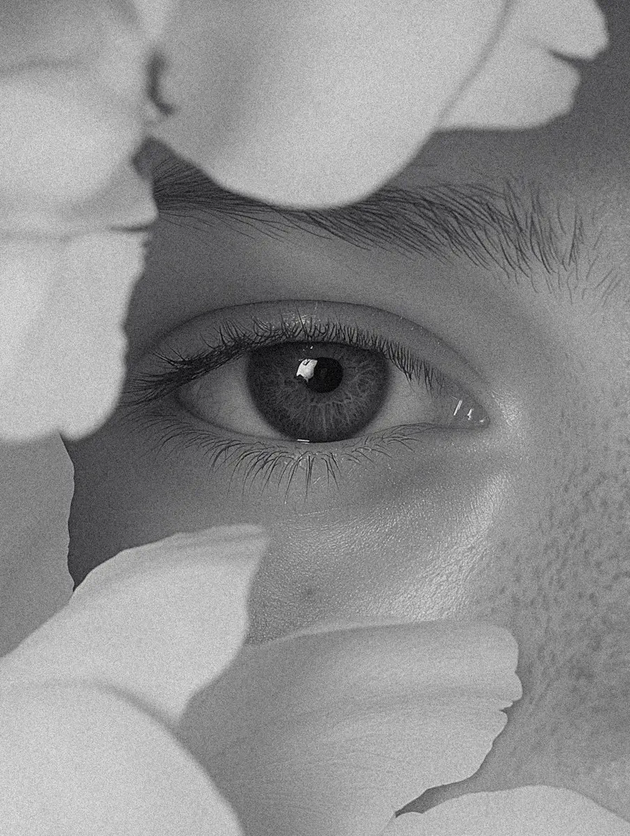 Eye And Petals